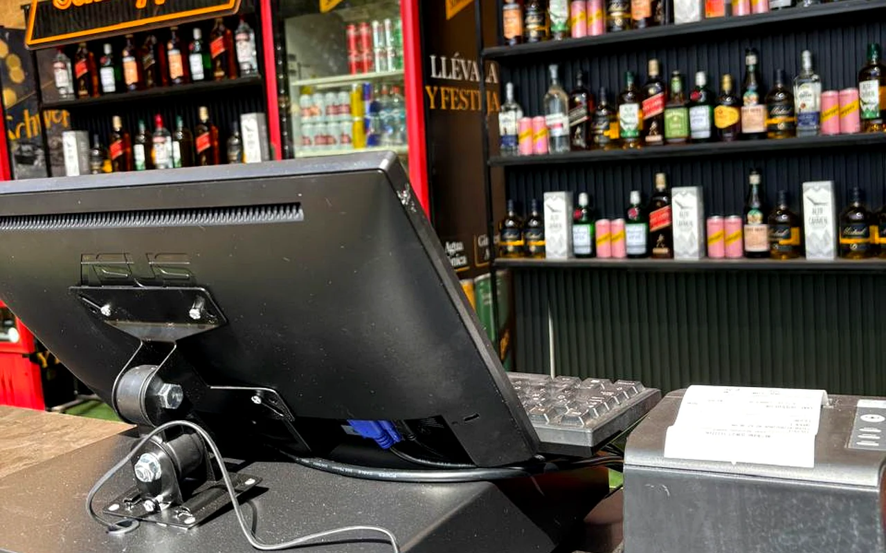Punto de venta frente a barra Stella Artois